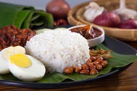 Asal usul sejarah nasi lemak adalah berasal dari tanah semenanjung malaysia. Fakta Fakta Nasi Lemak Sajian Yang Disantap Bella Hadid Kumparan Com