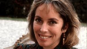 Josephine Metz's Instagram, Twitter & Facebook