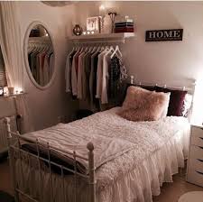 bedrooms おしゃれまとめの人気アイデア pinterest sha mac インテリア 一人暮らし 小さなベッドルームのデザイン 寝室インテリアのアイデア