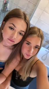 Mia Dowell's Instagram, Twitter & Facebook