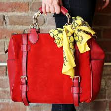 C'est au xiè siècle baptisé bamboo, ou modèle 0633, ce sac en cuir de porc est doté d'une anse en bambou incurvé et. Comment Nouer Accrocher Foulard Anse Sac A Main