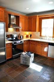 Pin By Saul Sanchez On Home Oak Kitchen Cabinets Oak Kitchen Kitchen Floor Tile