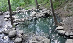 Les Sources Sulfureuses De Merens Les Vals Pyrenees Orientales Source D Eau Chaude Source Chaude Pyrenees Orientales