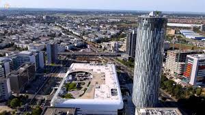 Anual, acestea găzuiesc „marele premiu al malaysiei. Cladirea De Birouri Sky Tower Youtube