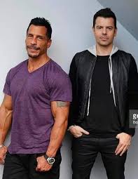 Danny Wood And Jordan Knight Tv Show Music New Kids On The Block Danny Wood