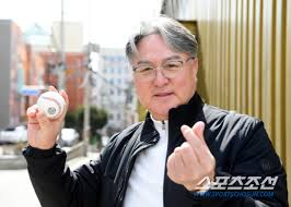 Jun 13, 2021 · 메이저리거 출신 추신수(ssg 랜더스)가 김경문 야구 국가대표팀 감독이 지켜보는 앞에서 홈런을 쏘아올리며 장타력을 과시했다. ê¹€ê²½ë¬¸ ì•¼êµ¬ ëŒ€í'œíŒ€ ê°ë… ìž ì‹¤ ë'ì‚° Kia ê°œë§‰ì „ ì‹œêµ¬í•œë‹¤