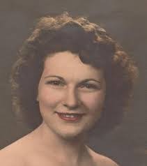 Lisa Pilotti's Instagram, Twitter & Facebook