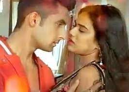 Roshni cannot forget her honeymoon. Jamai Raja Drunken Sid Roshni Gets Romantic In Front Of Neil