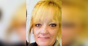 Robin Beckett's Instagram, Twitter & Facebook