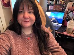 Hello! My name is Zoe Malasek (22) and I'm in search of a roommate! I was  just hired and start work immediately so I will probably have to get an  apartment before