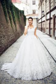 Einzigartige kleider einzigartiger brautkleid zweiteiliges hochzeitskleid ethno stil elche brautkleid designer hochzeitskleid spitze kleid hochzeit schick. Brautmode Trends 2017 Silk Lace Hochzeitskleider