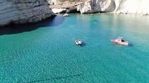 Σε εξέλιξη βρίσκεται επιχείρηση του λιμενικού ύστερα από βύθιση σκάφους με 18 επιβαίνοντες στη μήλο. Ekdromh Me Skafos Sth Mhlo Adventure Travel Accommodation In Greece