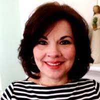 Lisa Ruvalcaba's Instagram, Twitter & Facebook