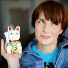 Robyn MacDonald (@robnicmac)