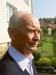 The life of Edith Pargeter (alias Ellis Peters): Murder-mystery novelist  and self-taught Czech translator