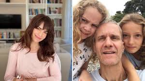 Los detalles del estado de salud de romina pereiro. Romina Pereiro Dio A Conocer El Drama Que Sufre El Papa De Sus Hijas Y Sorprendio Revista Paparazzi