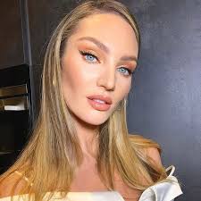 4 Easy Makeup Tips To Look Younger Who What Wear