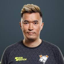 Custom gold grillz is a hip hop jewelry trend renowned by rappers across the world. Gambit Adren Got Custom Gold Grillz For The Major Globaloffensive