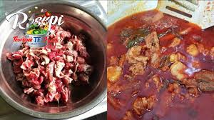 Daging tetel ini biasanya mempunyai urat dan lemak dan itu, semestinya membuatkan juadah daging tetel ini bertambah lazat. Memang Kena Cuba Resepi Asam Pedas Daging Tetel Paling Mengancam Sinaran Wanita