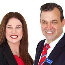 Lisa Parfitt's Instagram, Twitter & Facebook