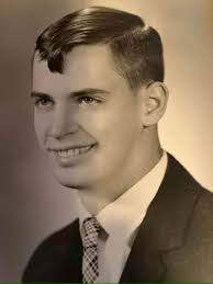 Robert (sailor Bob )Adams of Madison Indiana passed away Tuesday. Bob  started working in the family boat repair shop at 15 years old he just  turned 70 he was a great man