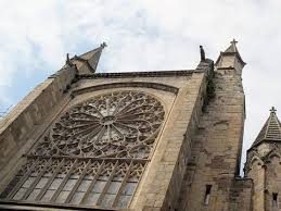 Pour l'inauguration, les nouvelles cloches de la cathédrale sonnent à l'unisson. Places To See In Saint Malo France St Vincent Cathedral Youtube