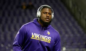 vikings dt jaleel johnson working to shed bull in a china