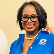 Ashlyn Lang⭐️ (@MissAshlynLang)