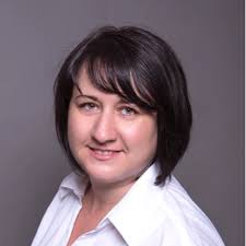 Alina Moldovan: Ausbildung und Berufserfahrung