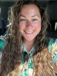 GM any grocery stores or any stores open this morning.