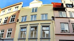Until 2015, this author, graphic artist and painter frequently lived in the historical building in which today unique exhibitions using interactive media present his extraordinary life. Gunter Grass Sein Leben In Bildern Ndr De Kultur Buch