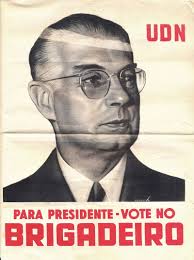 Le Quatre By ISCOM sur LinkedIn : Pour la fête des mères, une radio de Paul  BONZI c'est plus rigolo qu'un…