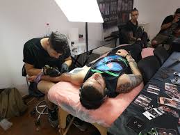 Un prim pas în acest sens va fi făcut în rândul pompierilor, în cel mult trei săptămâni, a explicat, pentru „adevărul, doctorul raed arafat, şeful departamentului pentru situaţii de urgenţă. Tatuaje Unicat Sub FormÄƒ De Saorma Cranii Sau Animale De Case Prezentate La O ExpoziÅ£ie Din Cluj Napoca Galerie Foto