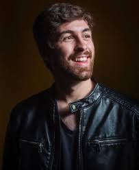 Benjamín Gallo: «Me gustaría participar en un proyecto de época, que me  requiera una transformación y tenga que adaptarme al lenguaje de otros  tiempos, y comprender cómo se desenvolvía la vida social