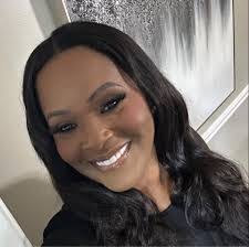 Ellena Williams's Instagram, Twitter & Facebook