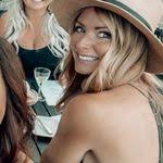 Ariel Halstead's Instagram, Twitter & Facebook