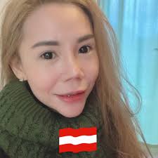 Pedro posts a photo with Coraima... much to Chantel's chagrin. Don't miss  it, Monday