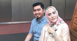 Ustad solmed akhirnya menyampaikan permintaan maaf terkait dengan dirinya yang dikabarkan memasang tarif tinggi ketika berdakwah. Istri Dihujat Gara Gara Joget Di Aplikasi Tiktok Ustad Solmed Beri Pembelaan Ini Katanya Pojoksatu Id