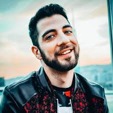 Max Edmonds's Instagram, Twitter & Facebook