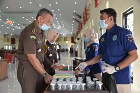 = 2016 2021 aceh admin agustus asahan asuransi bagan batu bali bandung bangka banjarmasin batam bca berastagi bi binjai bnn bpjs kesehatan bpjs ketenagakerjaan broadcasting bumd bumn cpns cpns 2019 d2 d3 d4 deli. Bnn Tes Urine Pegawai Kejati Aceh Pemerintah Rri Banda Aceh
