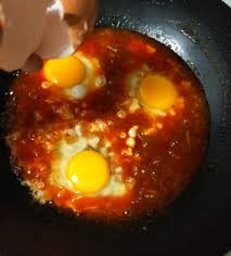 Resepi telur masak sos terjun. Menu Sahur Simple Telur Pecah Sambal 3 Rasa Confirm Bertambah Nasi Daily Makan