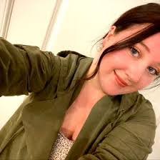 Stephanie Mceachern's Instagram, Twitter & Facebook