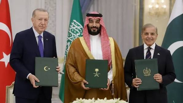 ANF | Trump Suudi Arabistan-Türkiye-Pakistan anlaşmasından memnun