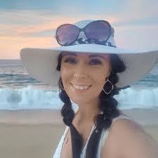 Michelle Klick's Instagram, Twitter & Facebook