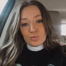 Courtney Seal's Instagram, Twitter & Facebook