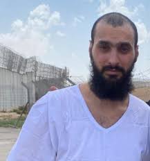 الاحـ..تلال يفرج عن الأسـ..ـير محمد طلال عريقات من بلدة أبو ديس بعد  اعتـ..ـقال دام 5 سنوات .