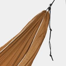 Nuestros diseñadores campistas crearon esta hamaca basic, práctica y polivalente, para acompañarte de camping y en plena naturaleza. Hamaca Quechua Comfort Camping 2 Personas Quechua Decathlon