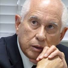 Economista Carmelo Mesa-Lago recibe premio de la Universidad de Pittsburgh