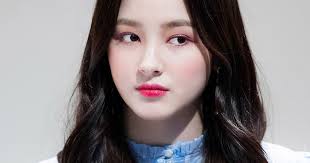 Nữ ca sĩ xinh đẹp Nancy lần đầu xuất hiện sau khi bị phát tán ảnh nhạy cảm