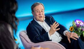 Armin laschet hofft darauf, zuletzt zu lachen. Warum Laschet Maassen Einfach Machen Lasst Mopo